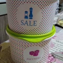 barattoli sale zucchero da 1.100litro nuovi
prezzo retail 20 CAD 1
vendita a 29 euro il set 