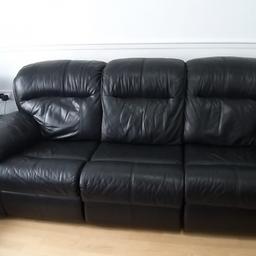 Black Leather good quality double recliner settees.Soft leather sold as a pair.Need gone ASAP
Collection only from L5 3SY.
BARGAIN £300 ONO
CASH ON DELIVERY PLZ 👍