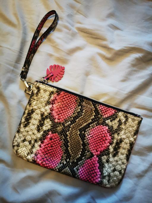 Buy & Sell South East London Bromley - Photos for Victoria Secret wristlet bag