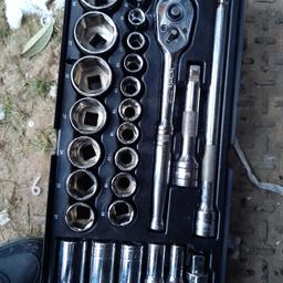 halfords ADVANCED 25 PIECE TOOL TRAY SET like brand new 
guaranteed for life 
£30 no offers