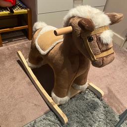 Mamas and papas rocking horse 

Used a handful of times 

In good condition apart from some scratching shown in photo but doesn’t effect use.