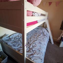 Solid wood white triple bunk bed
Really good quality.
No longer needed.
Bed without single mattress but with nearly new double mattress as bottom bunk only used a hand full of times.
Can deliver in Rugby or Warwickshire area for a charge.
Otherwise collection CV212JN