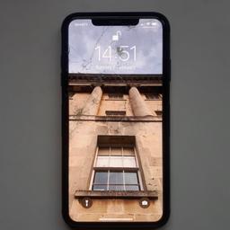 Cracked iPhone XS Max 64gb, unlocked to all networks. Phone works perfectly but front screen is cracked. Face ID works. COLLECTION ONLY. IMEI or serial number can be provided upon request.