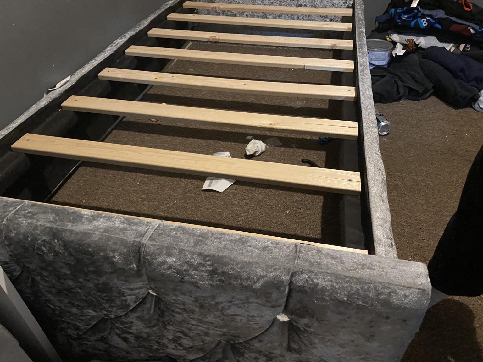 Crushed velvet single bed in PO7 Waterlooville für 100,00 £ zum Verkauf