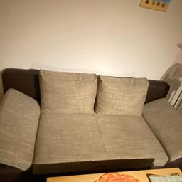 Gebrauchte Couch durch Wohnungsauflösung zu verkaufen.

B: 200 cm
T: 93 cm
H: 74 cm

Privatverkauf daher keine Garantie, Gewährleistung oder Rücknahme/Umtausch möglich.