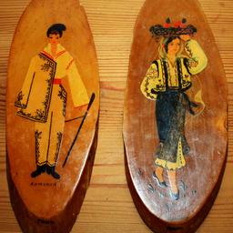 2 Gebrauchte Holzbilder, Folklore Rumänien, Rominia Prederal, Vintage. Gepflegter gebrauchter Zustand. Maße: ca. 24 x 9 cm, Dicke 1 cm.
++ Privatverkauf, keine Rücknahme oder Garantie ++