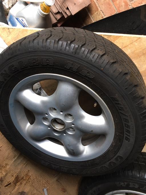 Vehicles South West London Raynes Park - South West London - Photos for Land Rover freelander wheel and tyre