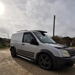 Transit Connect 1.8 tdi LX

Rare tailgate model
Fold flat rear seats. 

Some MOT - Will need two rear tyres.
