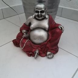 Die Buddha Figur in Rot Silber ist in einem guten Zustand.

Sie ist ca 19 cm hoch und ca 23 cm breit

versandkosten extra

wegen Auswanderung schnellst möglichst zu verkaufen
