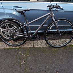 bike is like new, excellent condition including and guarantee. frame size 38cm wheels size 700c (28) free delivery max 2miles or 5 miles with extra cost very good price for this pinnacle, expensive bike.