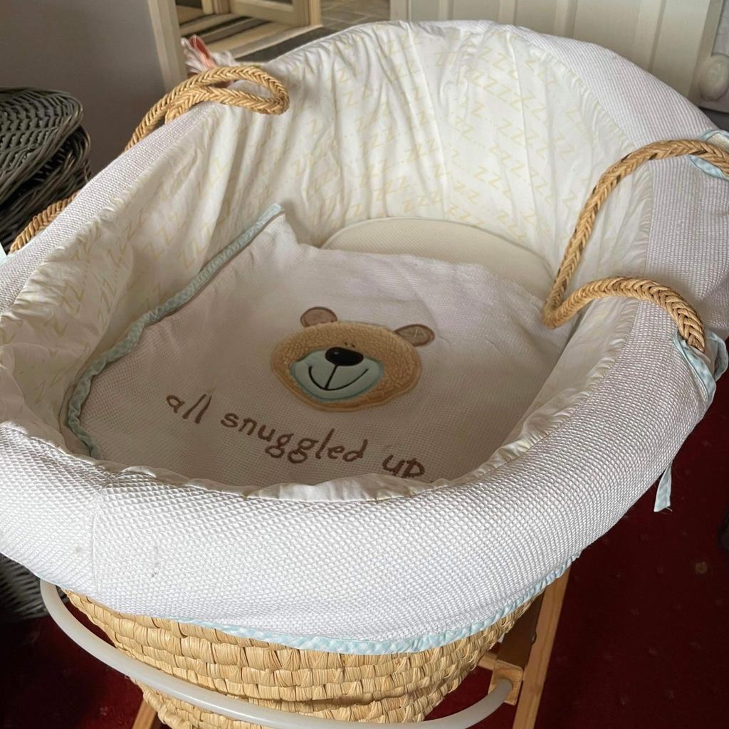 Moses basket and stand in WR11 Wychavon für gratis zum Verkauf Shpock DE