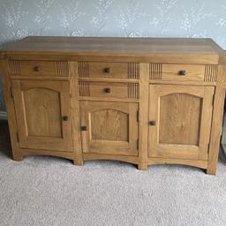 Solid oak DFS Pondrosa sideboard
Paid over £1000 a few W years ago
Few marks
Collection cusworth