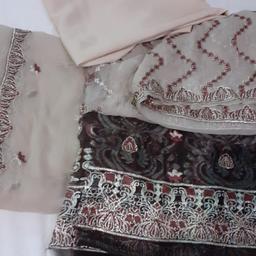 contains kameez, scarf and trousers

no under shirt/shameez material