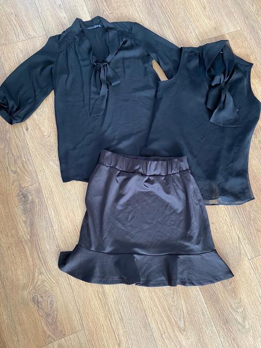 Buy & Sell South East London Croydon - Photos for NEW 2 BLOUSES AND SKIRT SIZE 8-10