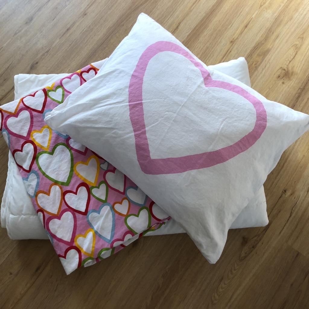 IKEA Bettzeug mit Bettwäsche/Leintuch in 4952 für 15,00 € zum Verkauf