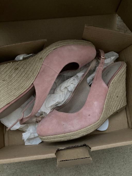 Buy & Sell South West London Norbury - South West London - Photos for Pink Wedge Sling back shoes