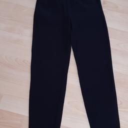 Ladies trousers size 6 from H & M in black with pockets, worn once, in great clean condition