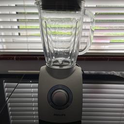 Philips blender with speed dial, smoothie, ice and pulse buttons
Great for crushing ice, blending food, making smoothies and much more
Used but in good condition