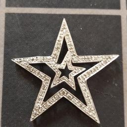9ct white gold and diamond star pendant . 3.5cm by 3.5 cm. beautiful piece. post only first class signed for.
PayPal only buyer pays fees and postage.