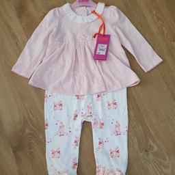 BNWT Ted Baker pink bunnies all in one outfit 9-12.

collection from WV11 or can be arranged for collection from CV5. 

delivery also available