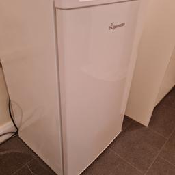 Small fridge, used for only few months whilst waiting for our new fridge freezer. 

Cracked on bit as shown, doesn't affect it working. 

Will do someone a turn. 

Collection ASAP Greenhithe