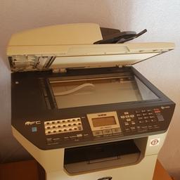 gut erhaltener Bürodrucker in grau-beige mit 2 ausziehbaren Papierfächern zum scannen, faxen und natürlich drucken zu verkaufen