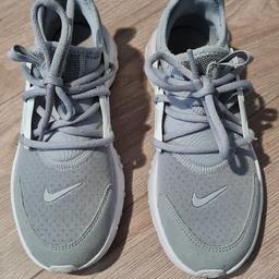 Grey nike trainers in great condition. Size 2.