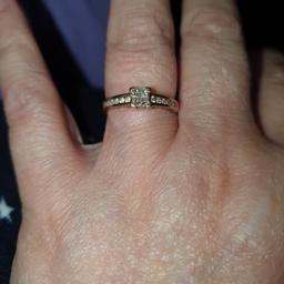9 carat 375 diamond 0.33 pt
gorgeous ring that sparkles lovely,size o..