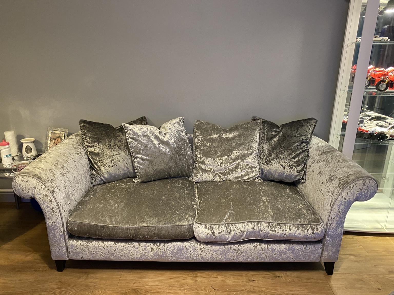 DFS 2 Seater Sofa Bed & 3 Seater Sofa in SS16 Basildon für 500,00 £ zum Verkauf Shpock DE