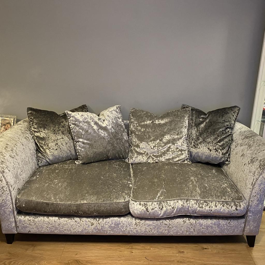DFS 2 Seater Sofa Bed & 3 Seater Sofa in SS16 Basildon für 500,00 £ zum ...