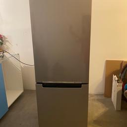 2 Jahren alte Kühlschrank
Es funktioniert voll - wir haben neue Küche. Dann muss sie weg.