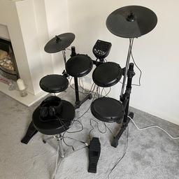 Ion Electric Drum Kit.

Comes with stool and headphones, multiple presets and sounds available, output either through headphone or hooking up to amp or headphones.

Item can be collapsed down for easy storage.

Collection only due to size.