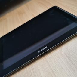Samsung Galaxy tab 2 - Modell gt-p5110 mit ladekabel. Das Gerät hat Gebrauchsspuren auf der Rückseite wie auf den Bildern zu erkennen ist, aber funktioniert. Ebenfalls Bilder von dem eingeschalteten Gerät vorhanden. Wurde frisch auf werkseinstellungen zurückgesetzt. Versicherter Versand gegen aufpreis.