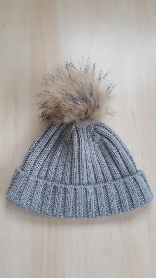 Buy & Sell South East London Middle Park - South East London - Photos for Grey J Crew Bobble Beanie Hat