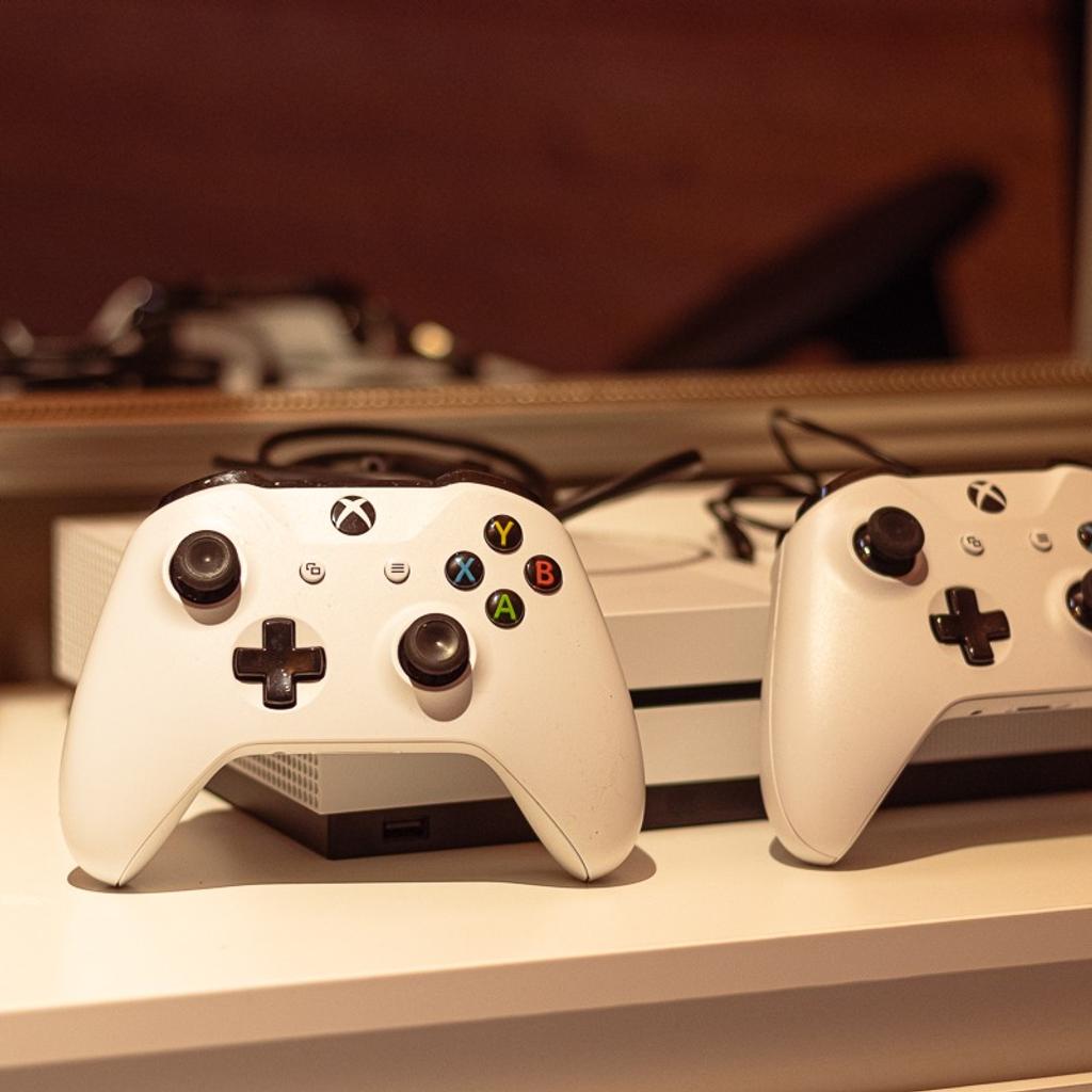 XBOX one S 1TB, EIN Controller, Wie NEU! in 69190 Walldorf für € 149,99 ...