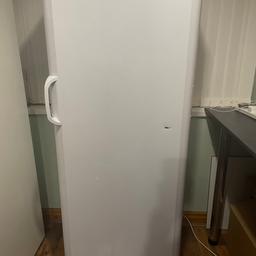 The top part of the fridge does freeze up on full setting, wear and tear on the fridge as seen in pictures, but other than that fridge works fine. 
Need gone ASAP. Collection only from b368je.