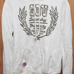 Genuine authentic Mens Superdry Hoodie

Thick and White (some discolouration inside the hood)

Good clean condition

Size Large

Really warm and perfect for cold winters

Cash meet in London or happy to post UK wide

Please have a look at my other items, thanks for looking

Cheers