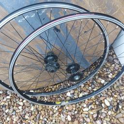 no spindles and very nice condition wheel set .