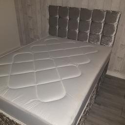 silver crushed velvet divan bed with mattress and headboard.


less than 6weeks old grab a bargain 

I paid £190 so no offers please.

07565320554 whatsapp me for any queries.