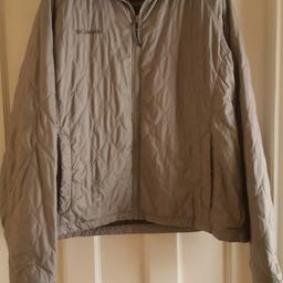 Ladies lightweigh quilted jacket.
Approx size 18.
Ex. cond.
I combine postage costs x