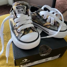 Converse All Stars
Baby size 2
Never worn