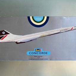Concorde Revell 05757 British Airways Concorde Model 1:144 Marks and Spencer Aircraft Model 
Manufactured c2003

Collectible as unused and in original packaging.

43cm length x 18cm width

Brand new including paints and glue.