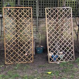 Two Framed Wooden Lattice Trellis - 0.9x1.8m
Originally bought from Homebase
Good condition. Drill holes in corners where previously fixed.