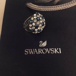 Vendo anello con cristalli Swarovski,NUOVO, in vendita senza busta. Svendo per inutilizzo. Bellissimo e luminosissimo!