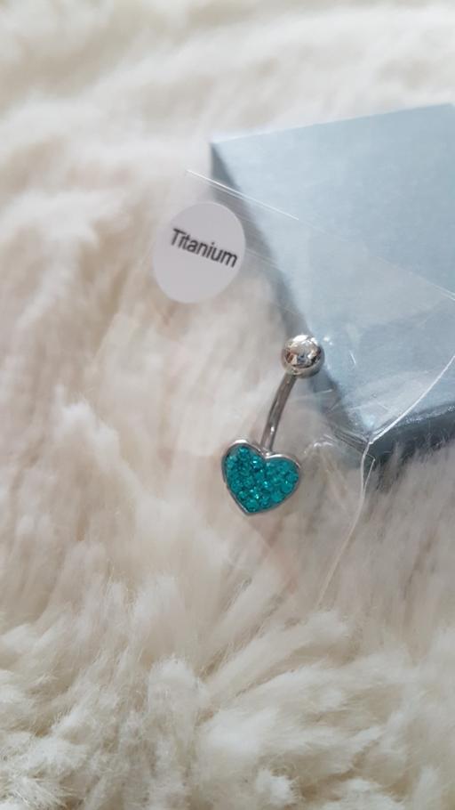 Buy & Sell Kent Maidstone - Photos for Titanium Aqua Diamonte Heart Belly Bar.