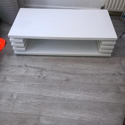 Brand new coffee table, put it together yesterday...but can’t keep it due to space, it’s 120cm long

Beautiful White gloss table love to keep it if I didn’t have a toddler running around.

Paid 140