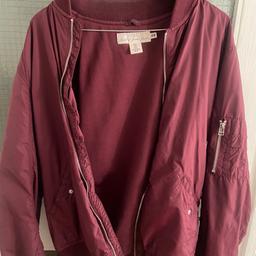 HNM Maroon Bomber jacket (S)

in very good condition