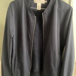 bomber style jacket 

size small

in very good condition