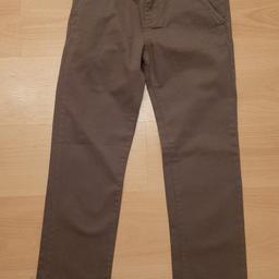 Age 8-9 years
Brand new, tags removed but never worn
Khaki, lovely soft material
Willing to post