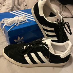 Black and white with gold lettering. Size 11. 
Worn once and didn’t fit so in perfect condition as seen by the soles.
Comes with box and white laces
£50 ono
Collection from Plymouth or can deliver for extra